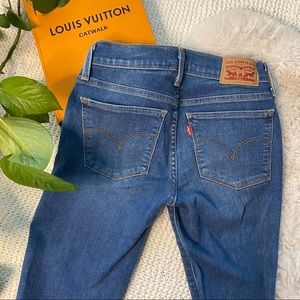 Levi’s 710 Super Skinny Jeans